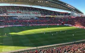 6人桌 vs 9人桌：游戏节奏与手牌范围的巨大差异。（6人桌与9人桌：对局节奏与起手牌范围的显著不同）