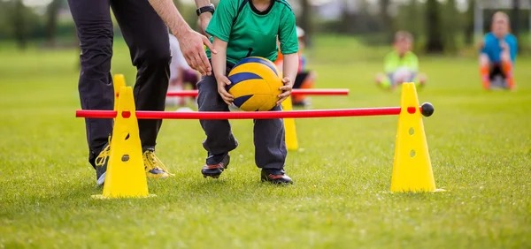 布鲁日主帅：上半场我们和阿森纳势均力敌，遗憾没扳平比分
