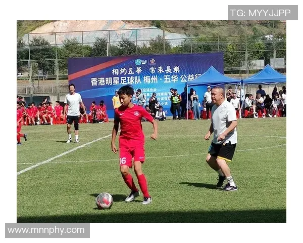 勇士137-103大胜国王，库里轰27+10+6记三分，德罗赞24分