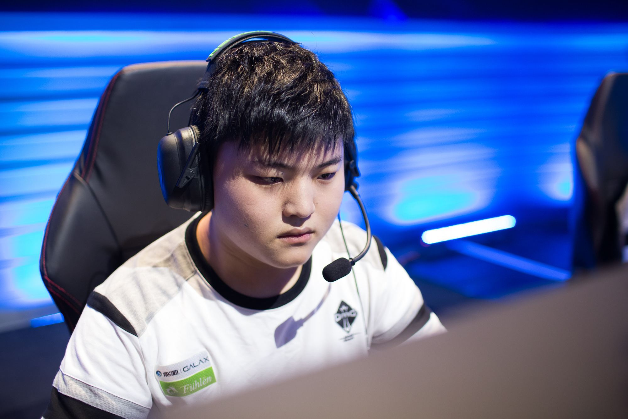 还彰显了他 还彰显了他